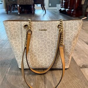 Calvin Klein Hayden Large Signature Tote bag